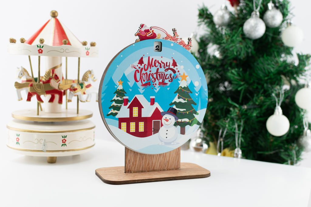 Xylino prosopopoiimeno Christmas Countdown TCD3 me onoma kai frasi – monadiko doro Christougennon gia paidia