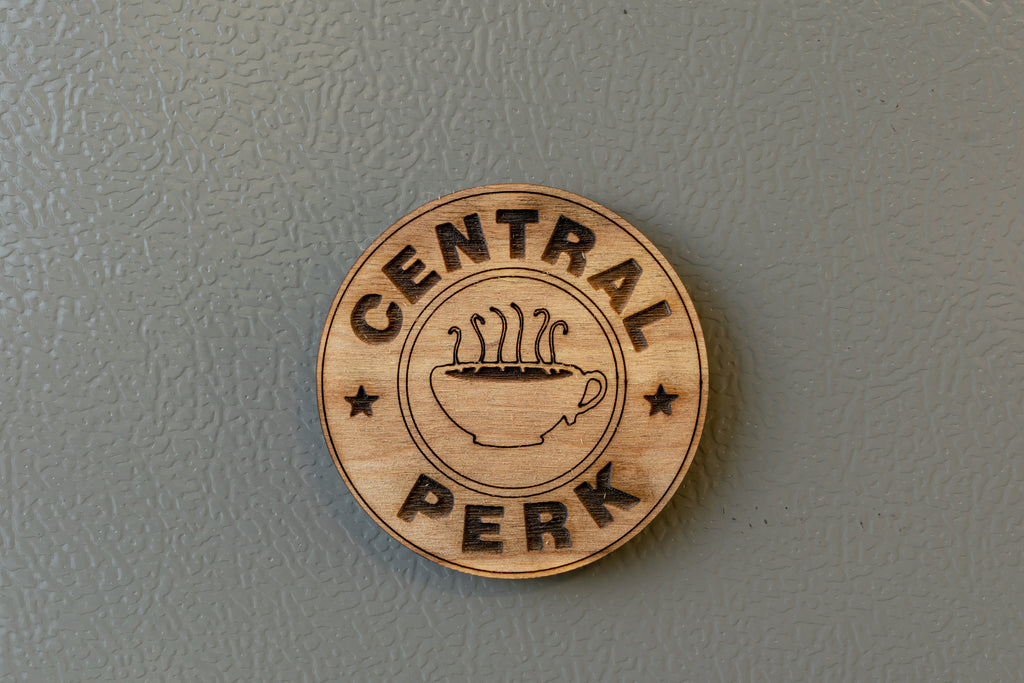 Ξύλινο Μαγνητάκι Friends "Central Perk " FR10